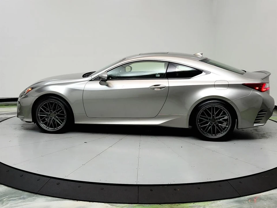 2015 Lexus RC - Image 8 of 12