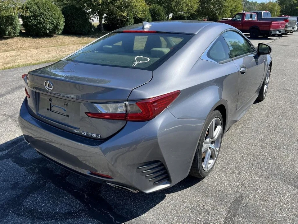 2015 Lexus RC - Image 8 of 12