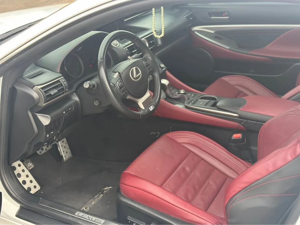 2015 Lexus RC - Image 7 of 10