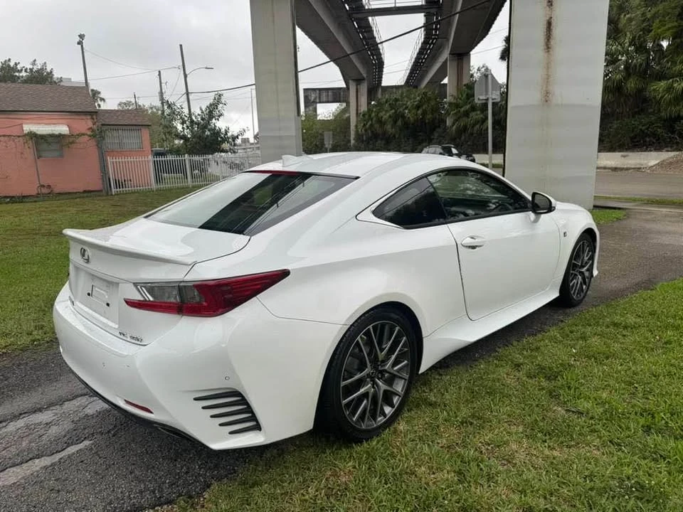 2015 Lexus RC - Image 9 of 15