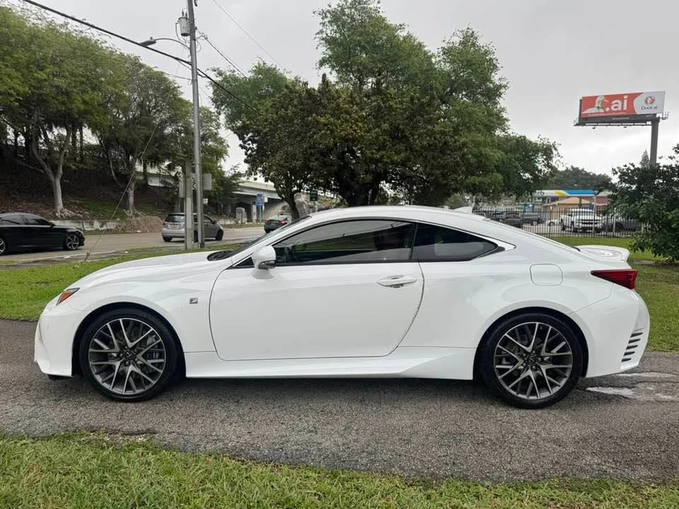 2015 Lexus RC - Image 2 of 15