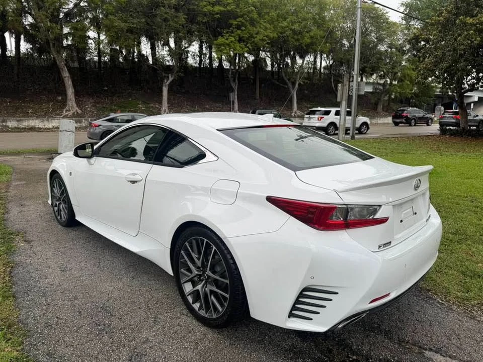 2015 Lexus RC - Image 13 of 15