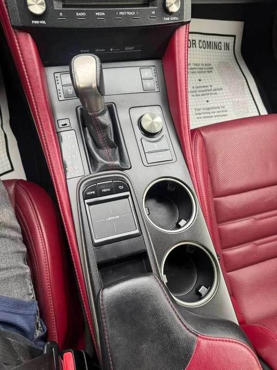 2015 Lexus RC - Image 8 of 15