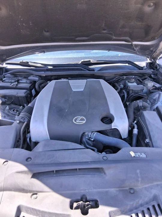 2015 Lexus RC - Image 8 of 9