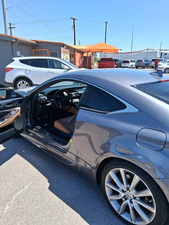 2015 Lexus RC - Image 2 of 9