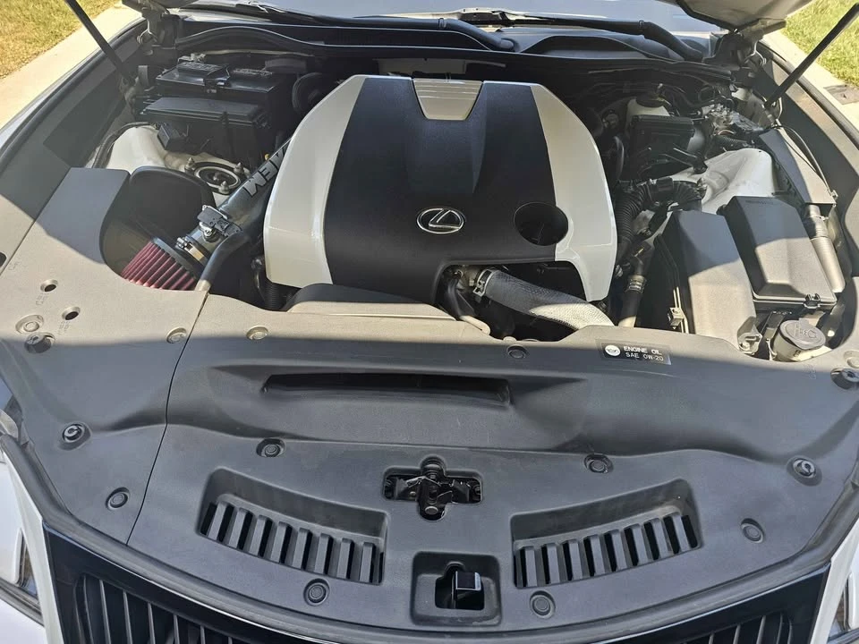 2015 Lexus RC - Image 4 of 5