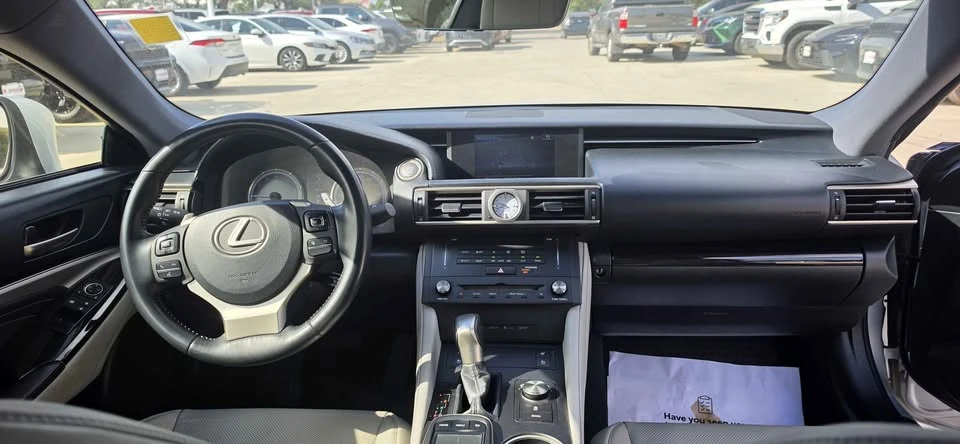 2015 Lexus RC - Image 2 of 20