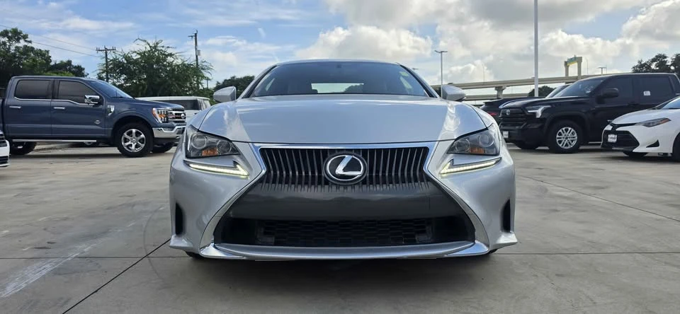 2015 Lexus RC - Image 12 of 20