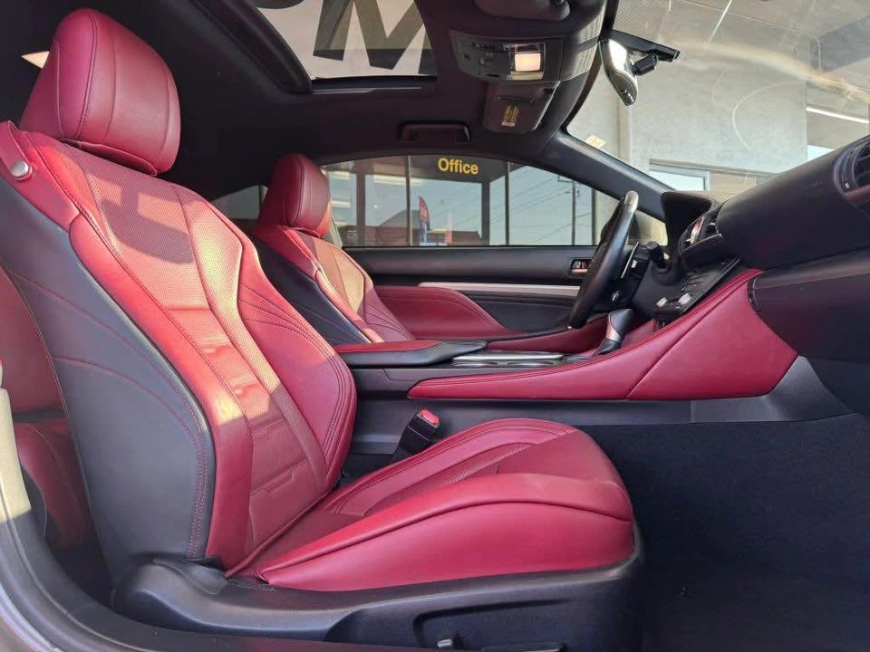 2015 Lexus RC - Image 16 of 20
