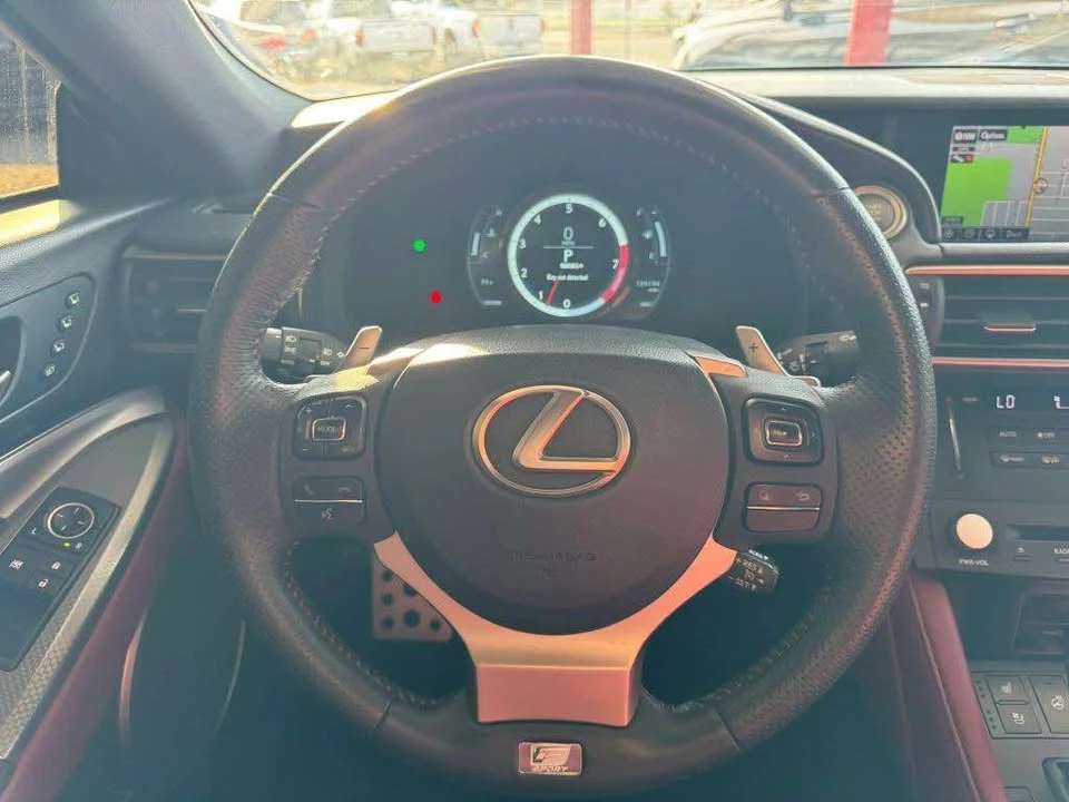 2015 Lexus RC - Image 17 of 20