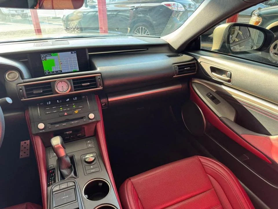 2015 Lexus RC - Image 11 of 20
