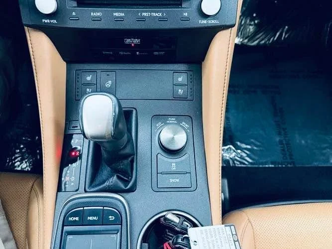 2015 Lexus RC - Image 17 of 20