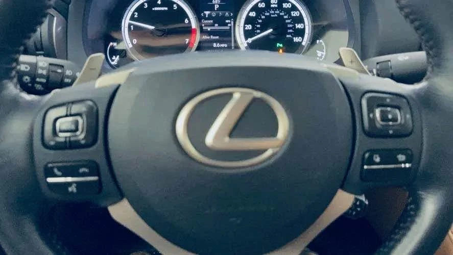 2015 Lexus RC - Image 12 of 20
