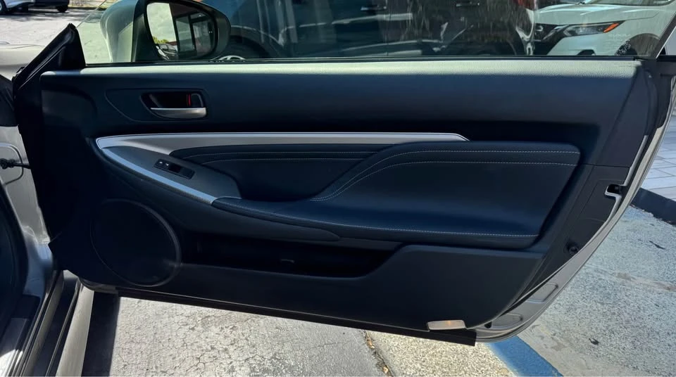 2015 Lexus RC - Image 14 of 20