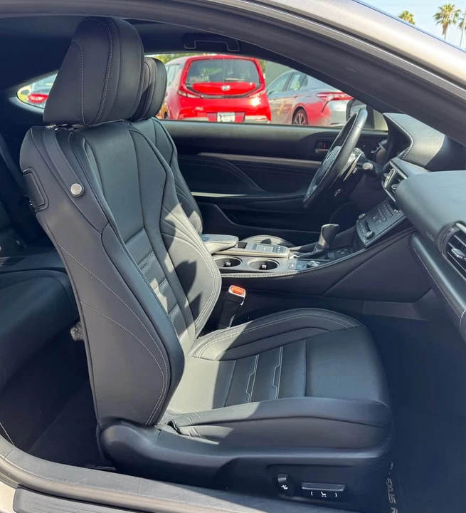 2015 Lexus RC - Image 15 of 20