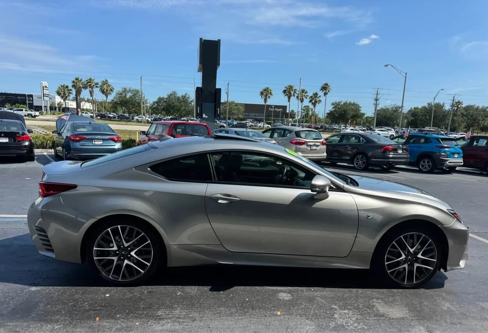 2015 Lexus RC - Image 13 of 20