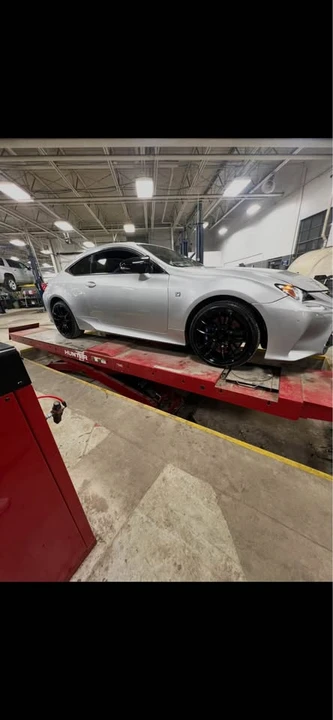 2015 Lexus RC - Image 2 of 9