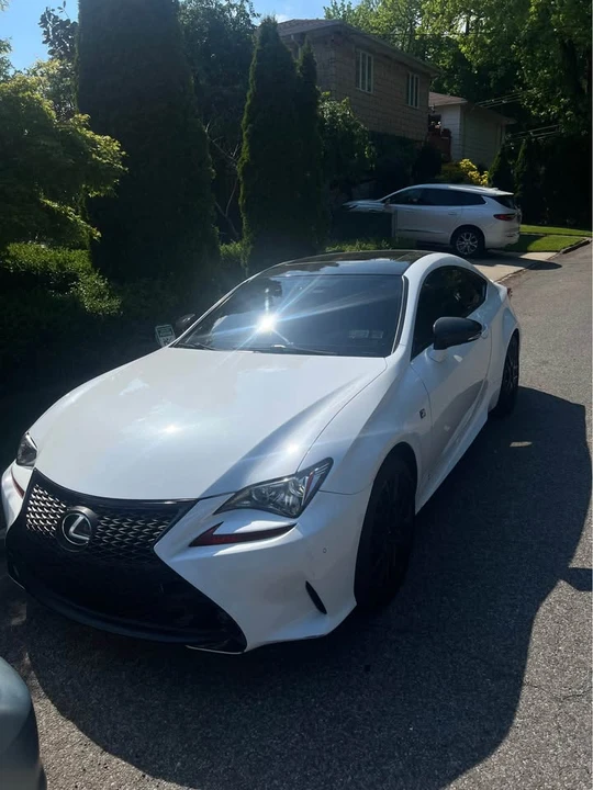 2015 Lexus RC - Image 2 of 9