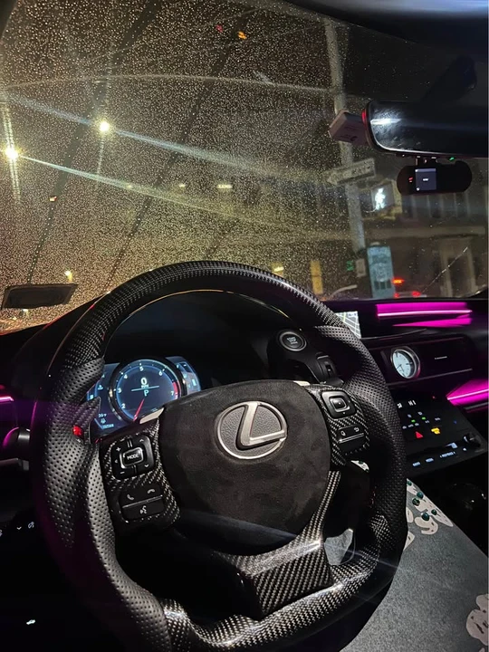2015 Lexus RC - Image 8 of 9