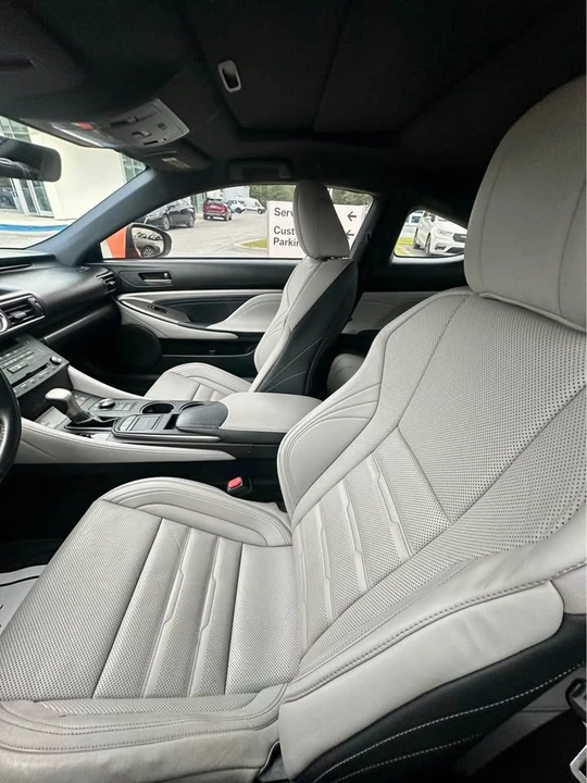 2015 Lexus RC - Image 4 of 13
