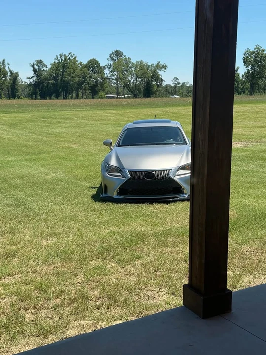 2015 Lexus RC - Image 2 of 5