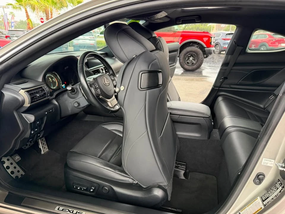 2015 Lexus RC - Image 18 of 20