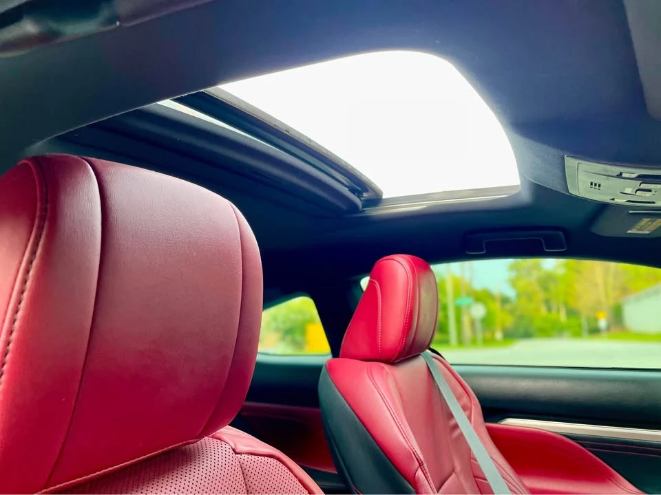 2015 Lexus RC - Image 13 of 20