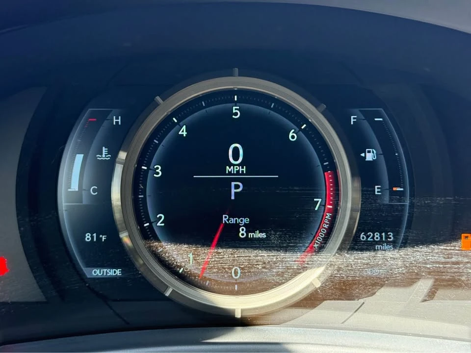 2015 Lexus RC - Image 7 of 11