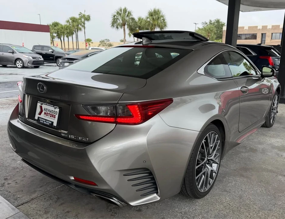 2015 Lexus RC - Image 16 of 20