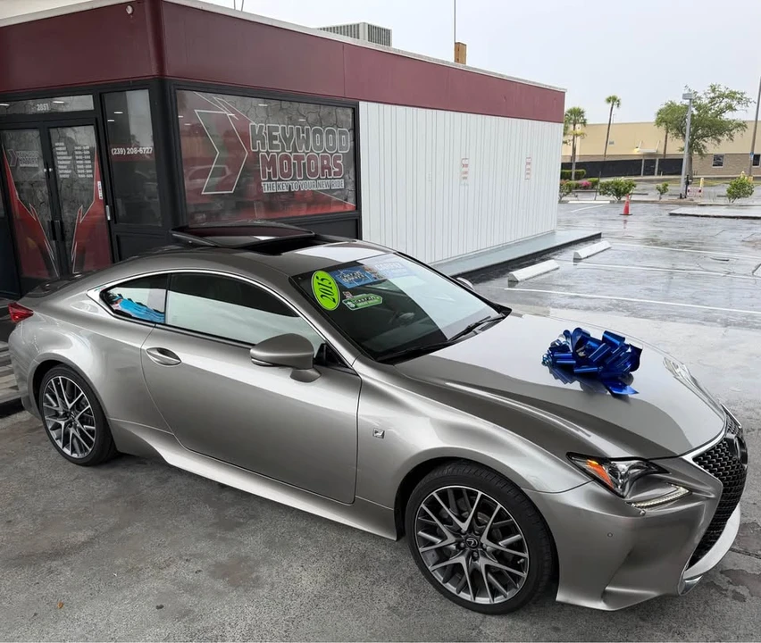 2015 Lexus RC - Image 13 of 20