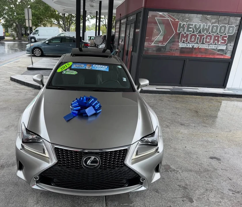 2015 Lexus RC - Image 9 of 20