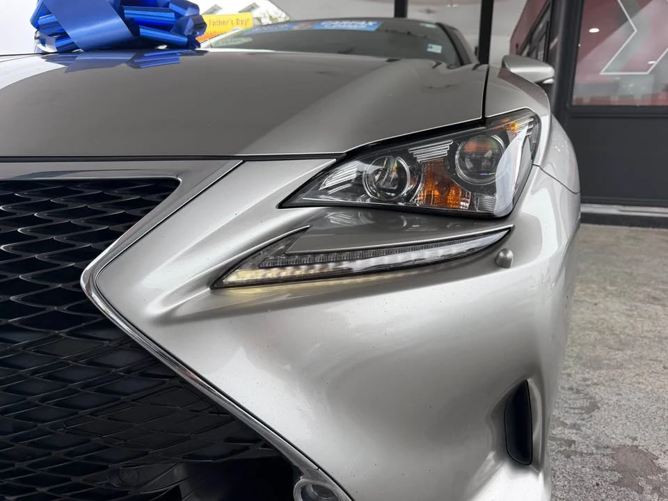 2015 Lexus RC - Image 15 of 20