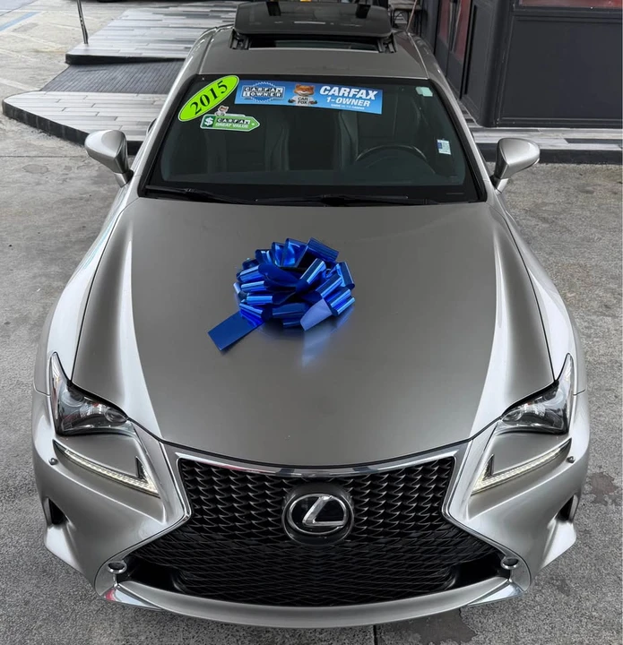 2015 Lexus RC - Image 10 of 20