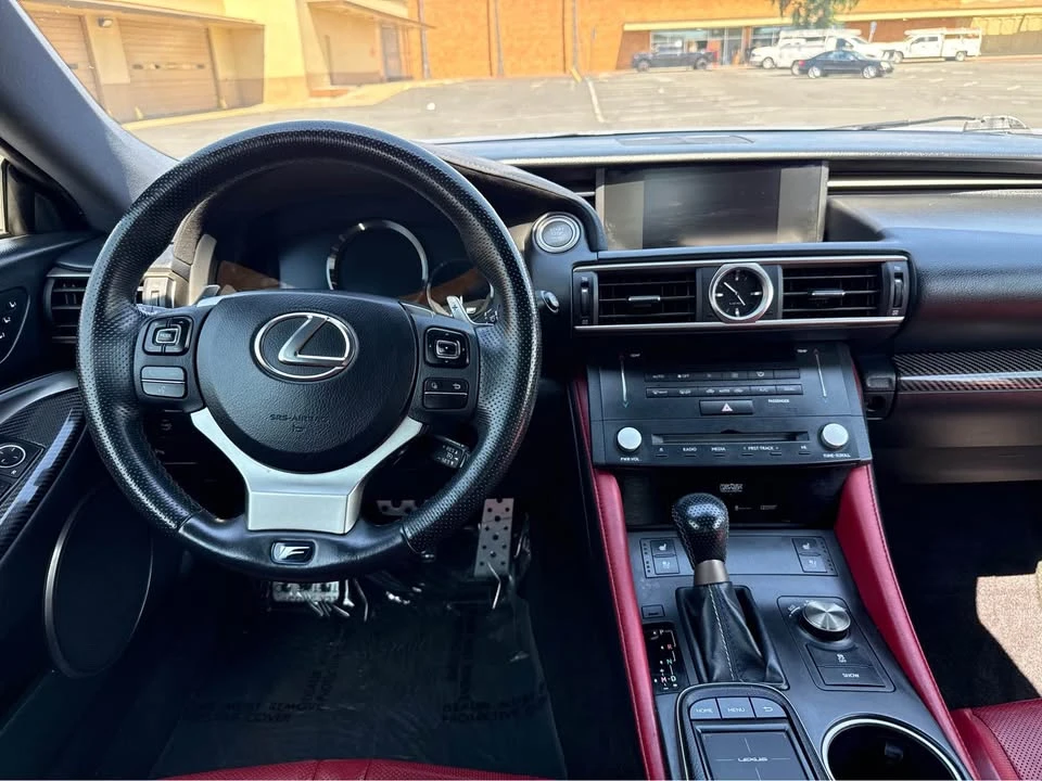 2015 Lexus RC F - Image 17 of 20