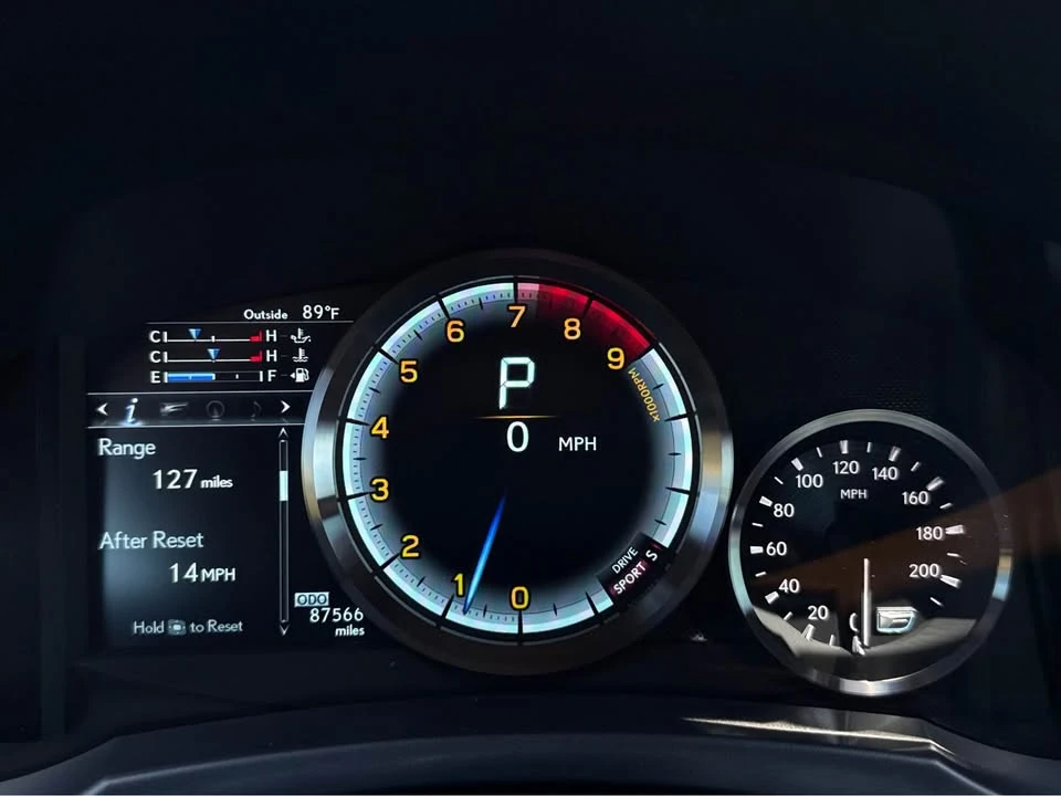 2015 Lexus RC F - Image 11 of 20