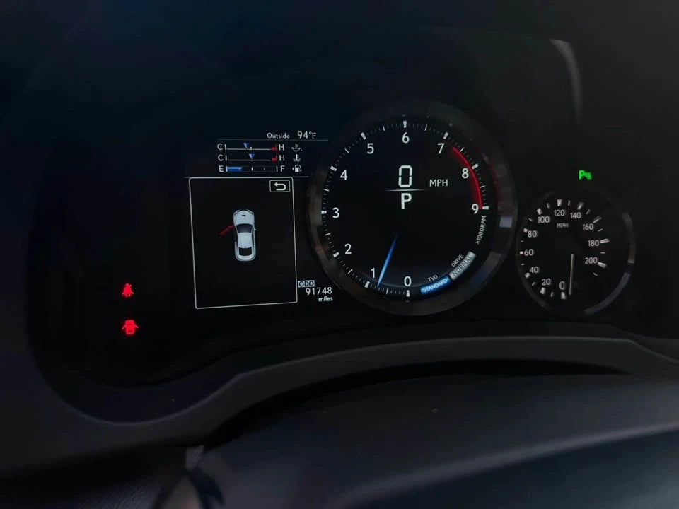 2015 Lexus RC F - Image 17 of 17
