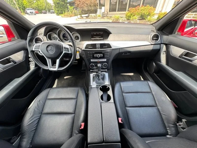 2015 Lexus RC - Image 6 of 10