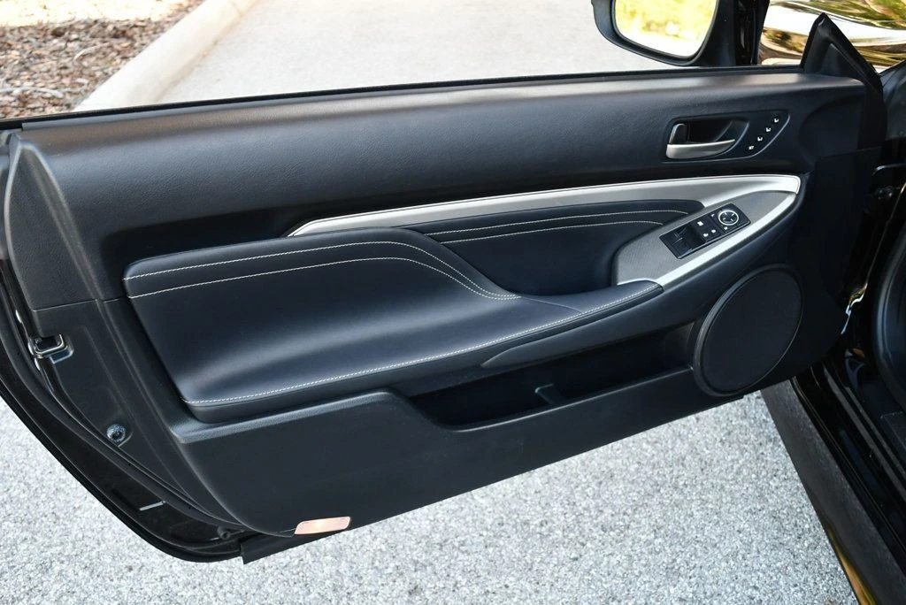 2015 Lexus RC - Image 12 of 31