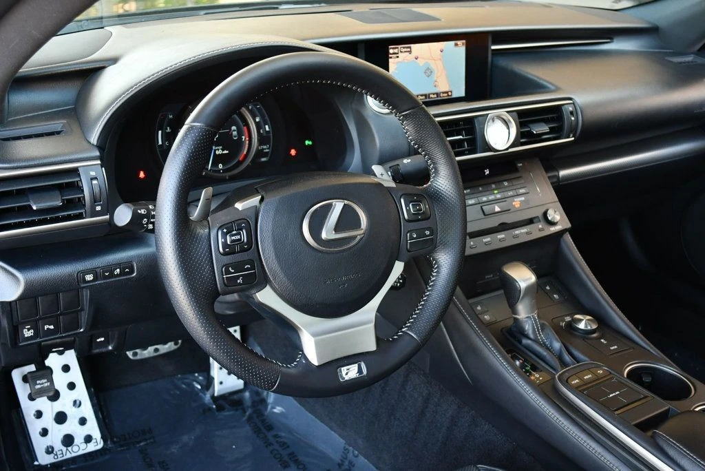 2015 Lexus RC - Image 13 of 31