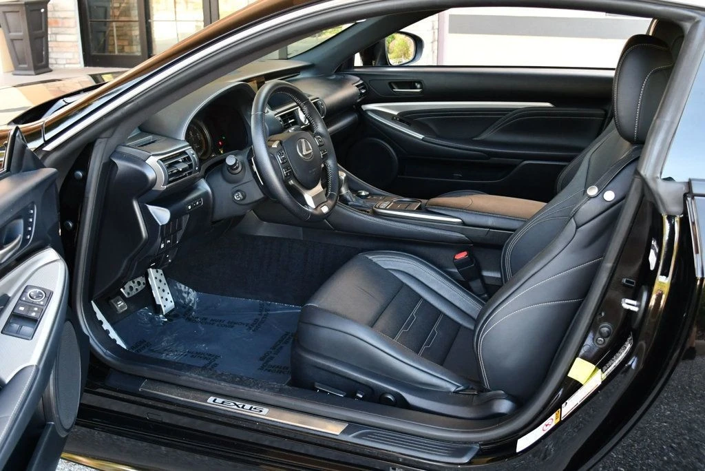 2015 Lexus RC - Image 15 of 31