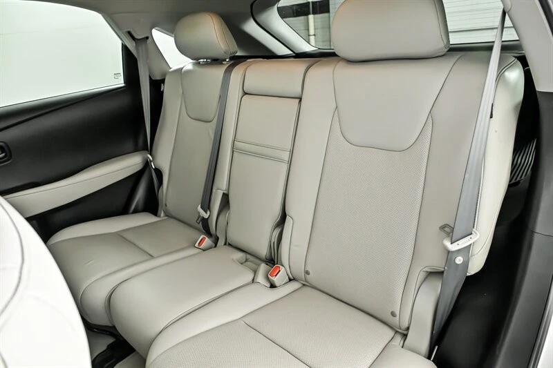 2015 Lexus RC - Image 17 of 29