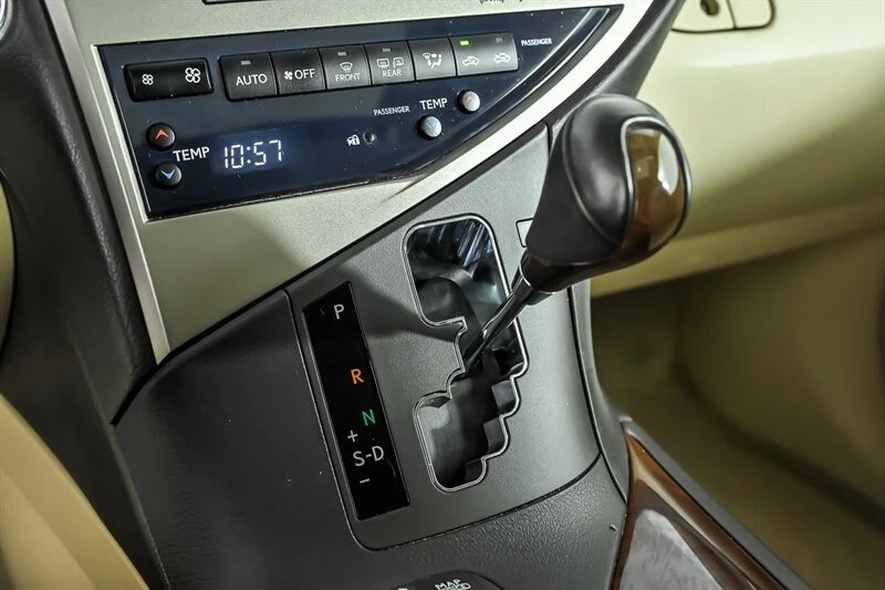 2015 Lexus RC - Image 30 of 31