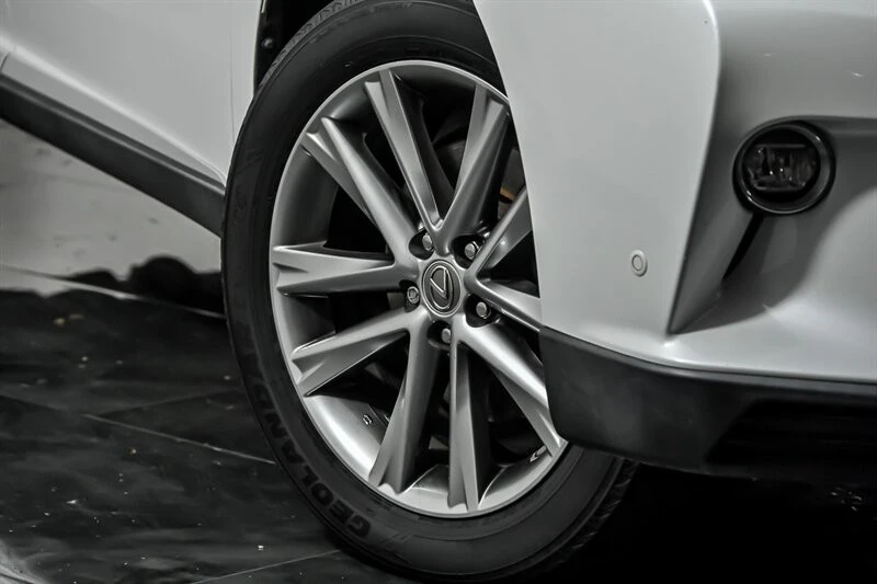 2015 Lexus RC - Image 3 of 31