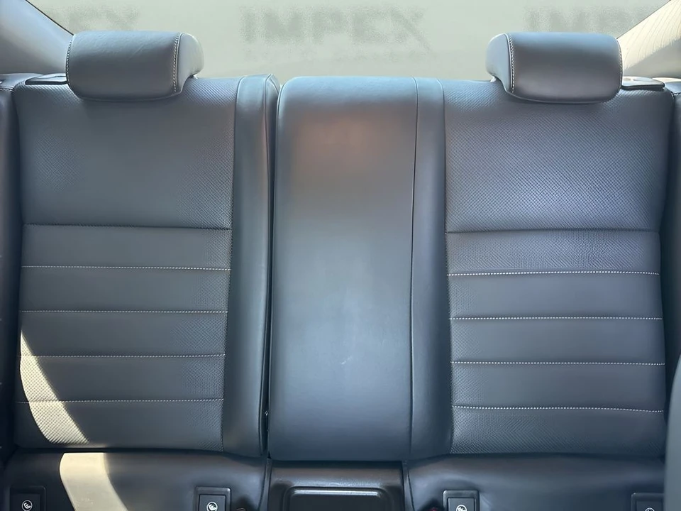 2015 Lexus RC - Image 12 of 31