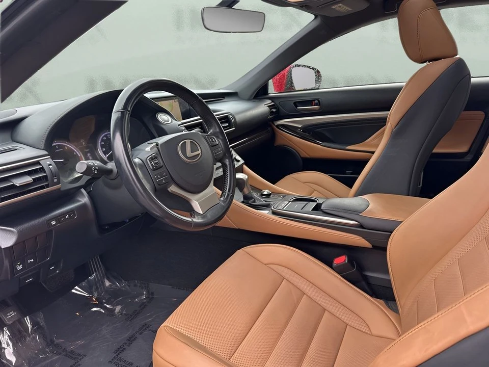 2015 Lexus RC - Image 9 of 12