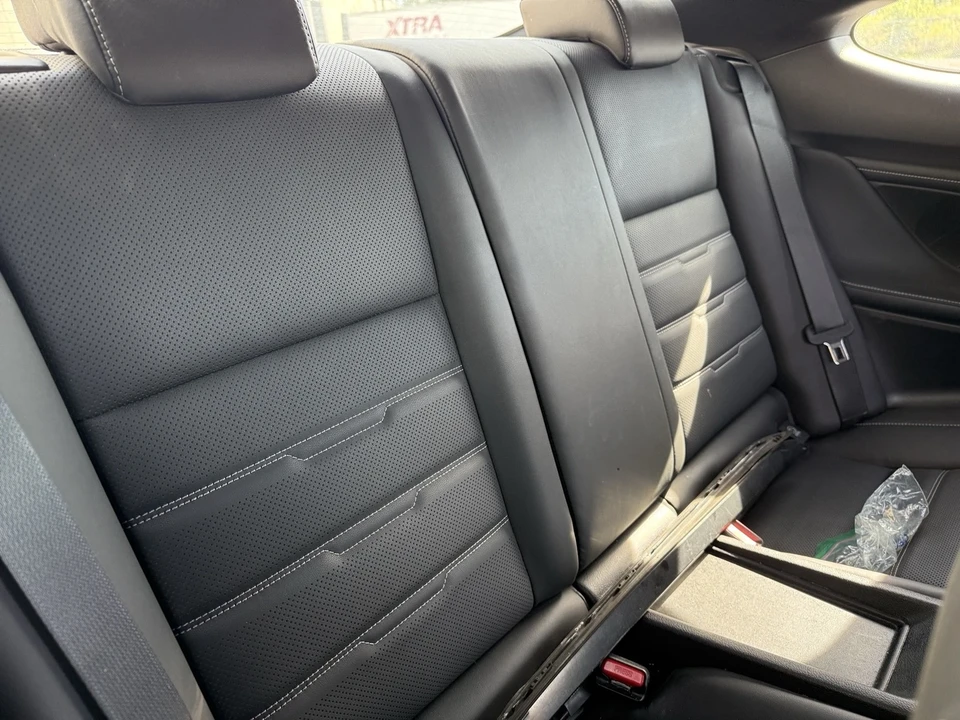 2015 Lexus RC - Image 16 of 18