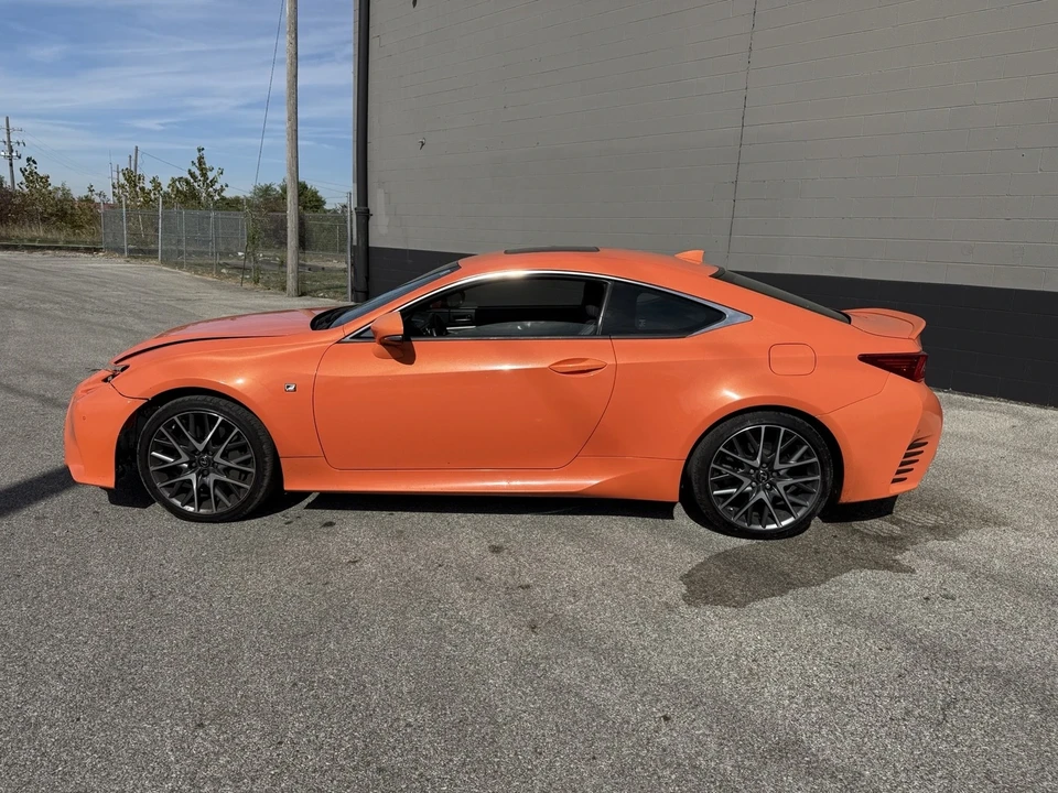 2015 Lexus RC - Image 2 of 18