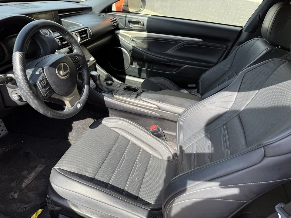 2015 Lexus RC - Image 17 of 18