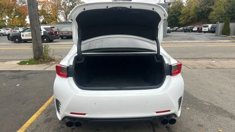 2015 Lexus RC - Image 9 of 12