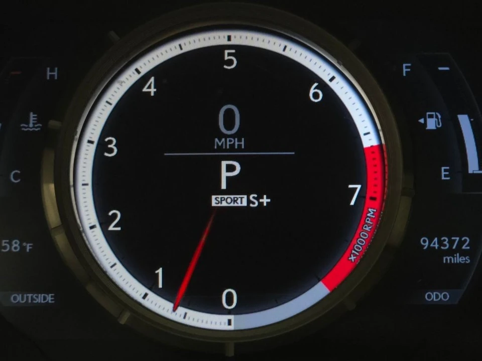 2015 Lexus RC - Image 5 of 12